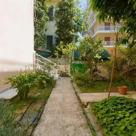 Secret Garden Apartment *